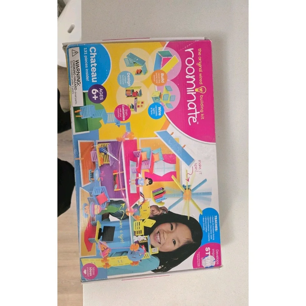 Roominate Chateau Wired Building Kit 131 Pieces Ages 6+ RM3002-DH